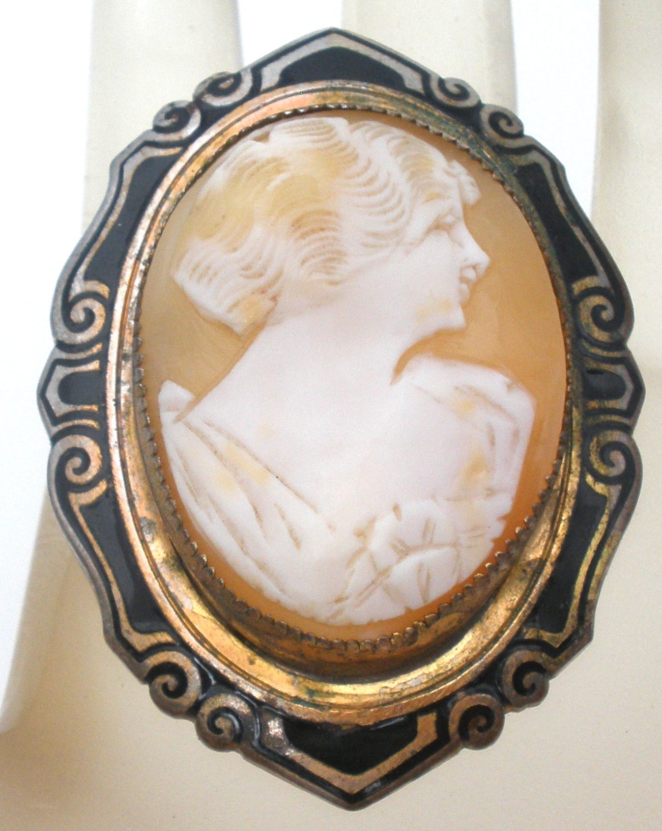 Καρφίτσα καρφίτσας Antique Shell Cameo &amp; Enamel