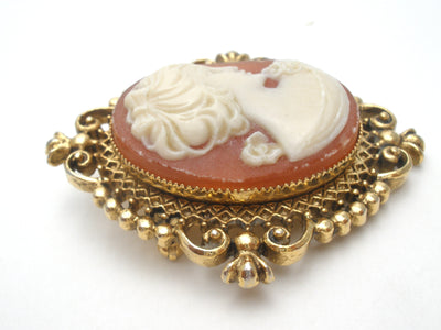 Καρφίτσα μενταγιόν αρώματος Cameo Vintage Avon