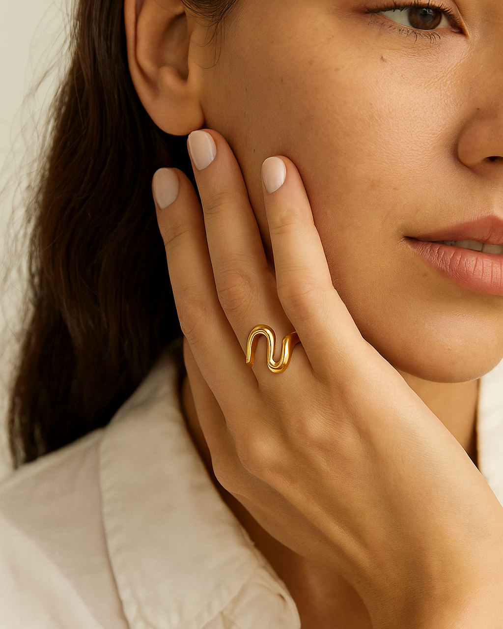 **Flora's Elegant Ring**  
Discover the enchanting beauty of Flora's Elegant Ring, a stunning piece that adds a touch of sophistication to any ensemble.  

**Luna's Timeless Jewel**  
Luna's Timeless Jewel captures the essence of grace, making it the perf