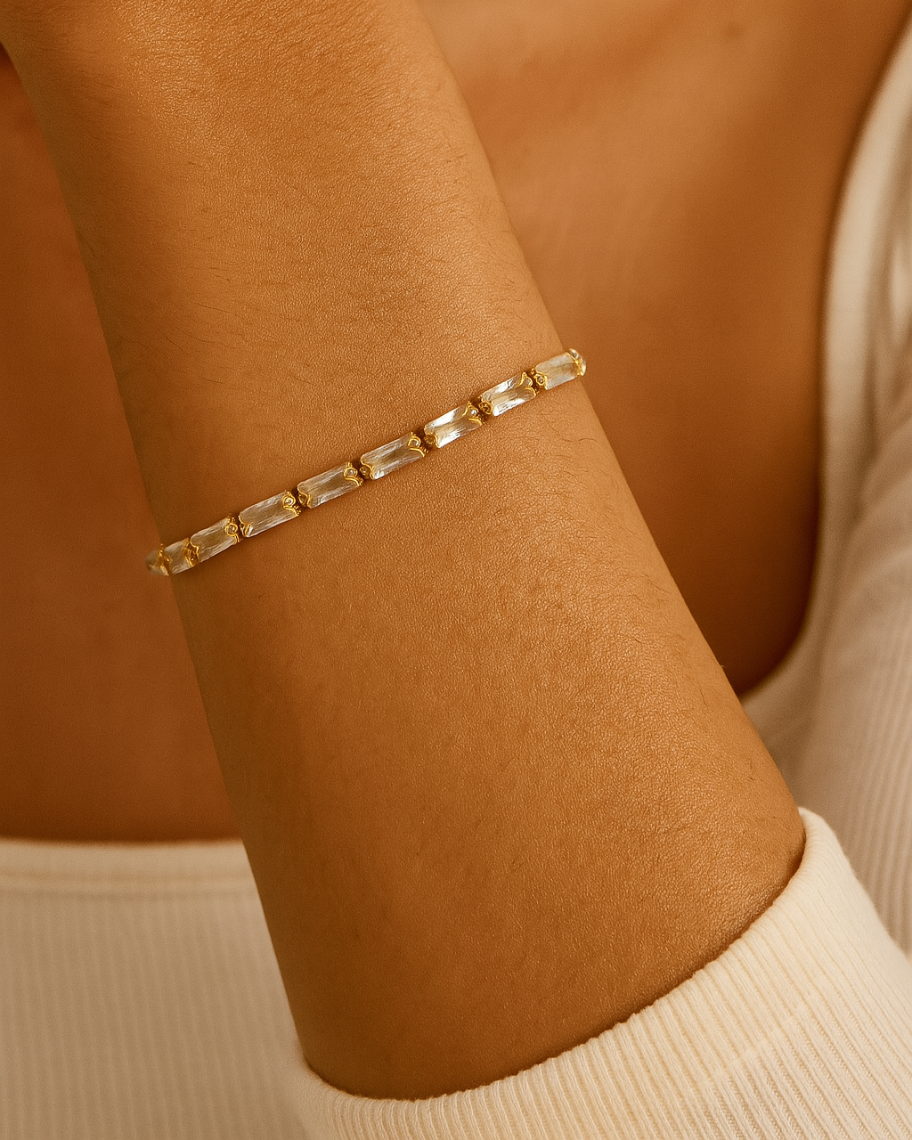**"Lorraine's Elegant Bracelet"**  
Discover the timeless charm of Lorraine's Elegant Bracelet, perfect for adding a touch of sophistication to any outfit.