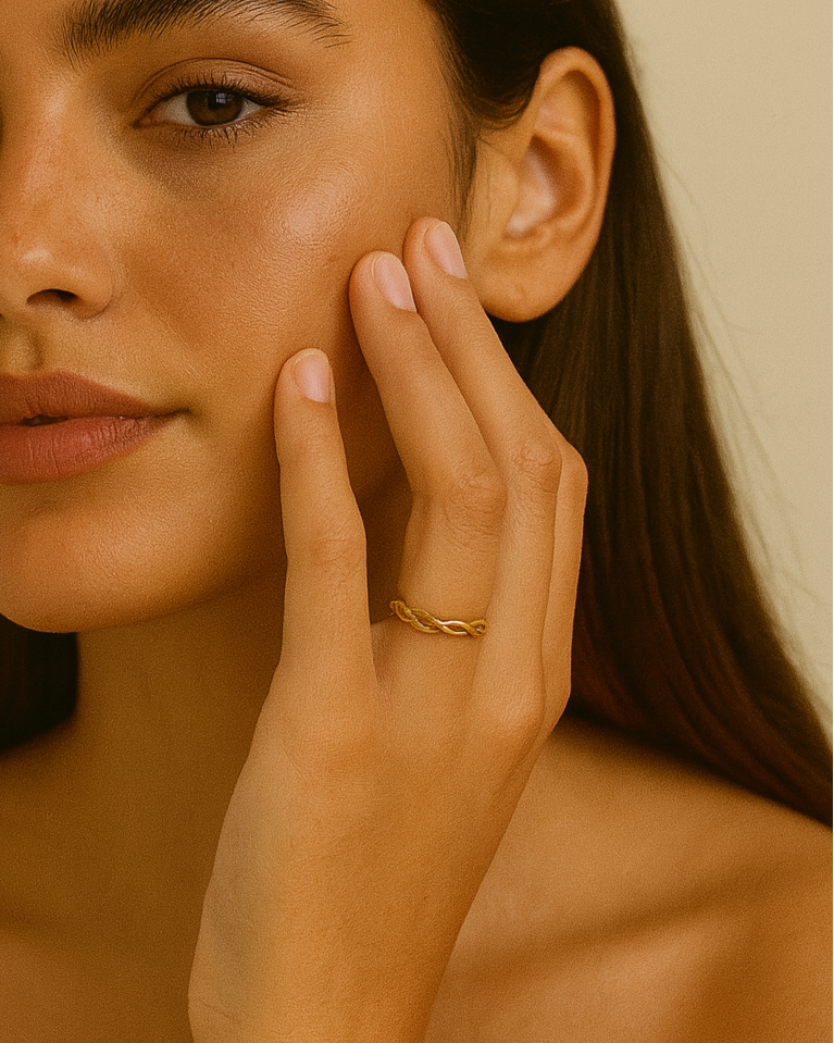 **Nelle's Elegant Ring**  
Discover the timeless beauty of Nelle's Elegant Ring, a perfect accessory that adds a touch of sophistication to any outfit. 

**Maya's Dazzling Band**  
Brighten your style with Maya's Dazzling Band, featuring stunning details