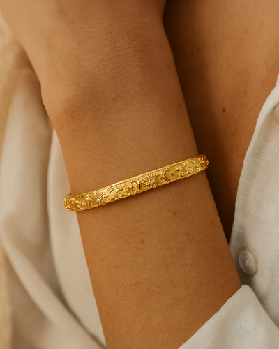 **Nina's Chic Cuff**  
Elevate your style with Nina's chic cuff bracelet, designed to make a bold statement.

**Lila's Elegant Armlet**  
Discover Lila's elegant armlet, perfect for adding a touch of sophistication to any outfit.

**Maya's Stylish Cuff**