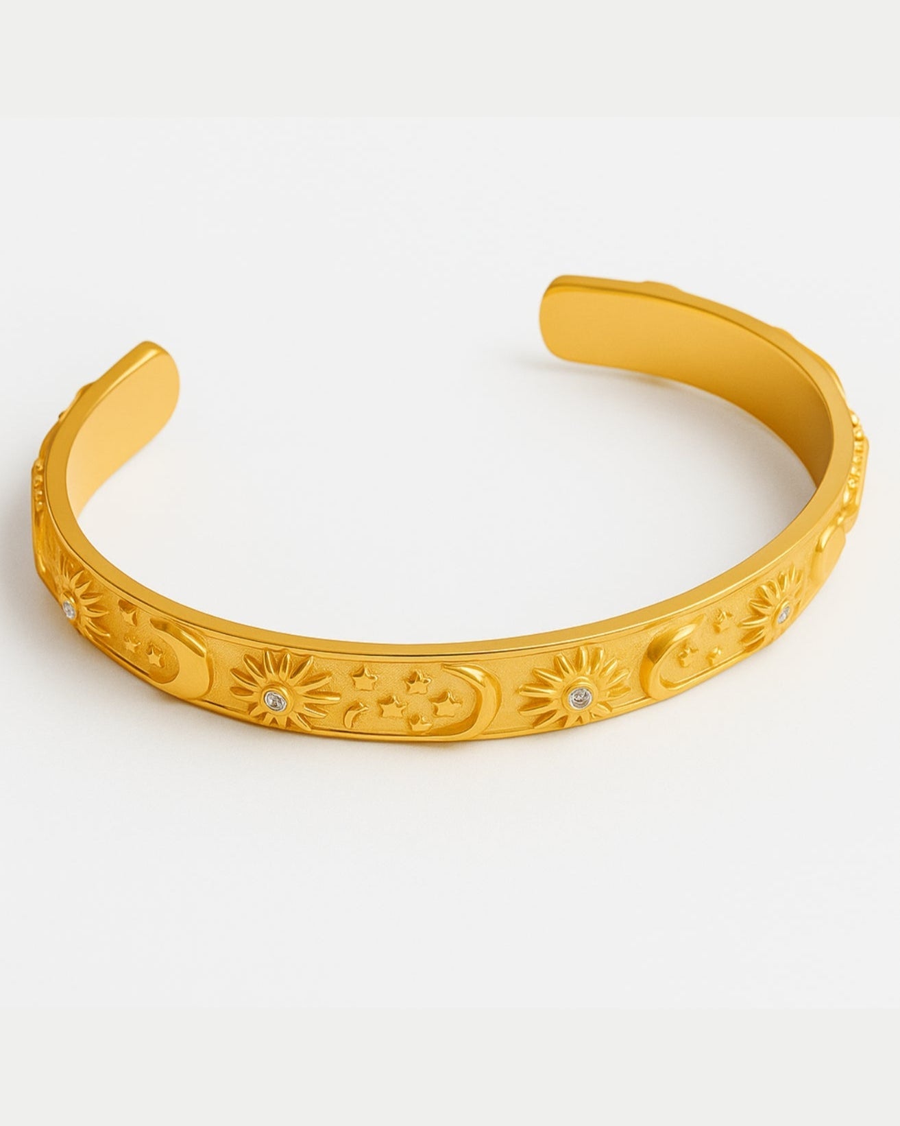 **Nina's Chic Cuff**  
Elevate your style with Nina's chic cuff bracelet, designed to make a bold statement.

**Lila's Elegant Armlet**  
Discover Lila's elegant armlet, perfect for adding a touch of sophistication to any outfit.

**Maya's Stylish Cuff**