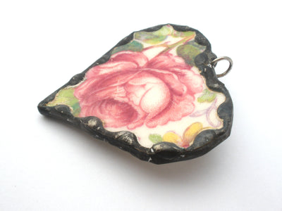 Καρφίτσα μενταγιόν από πορσελάνη Staffordshire Rose Broken China