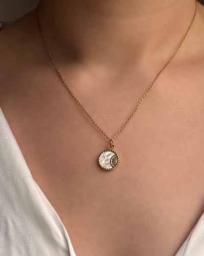 Adorn yourself like Mia with the ethereal beauty of the Luna Pearl Necklace, perfect for any occasion.
