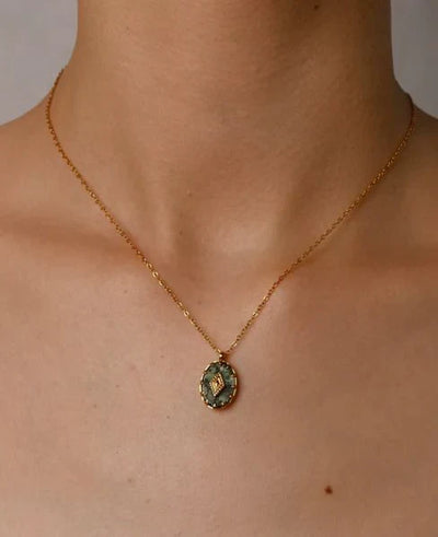 **Emera Necklace by Mia**  
A stunning piece that adds a touch of elegance to any outfit.

**Emera Charm by Zoe**  
Delicate and chic, perfect for everyday wear or special occasions.

**Emera Pendant by Ava**  
A timeless accessory that symbolizes beauty