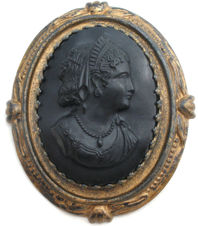 Vintage μαύρη καρφίτσα από ορείχαλκο Cameo