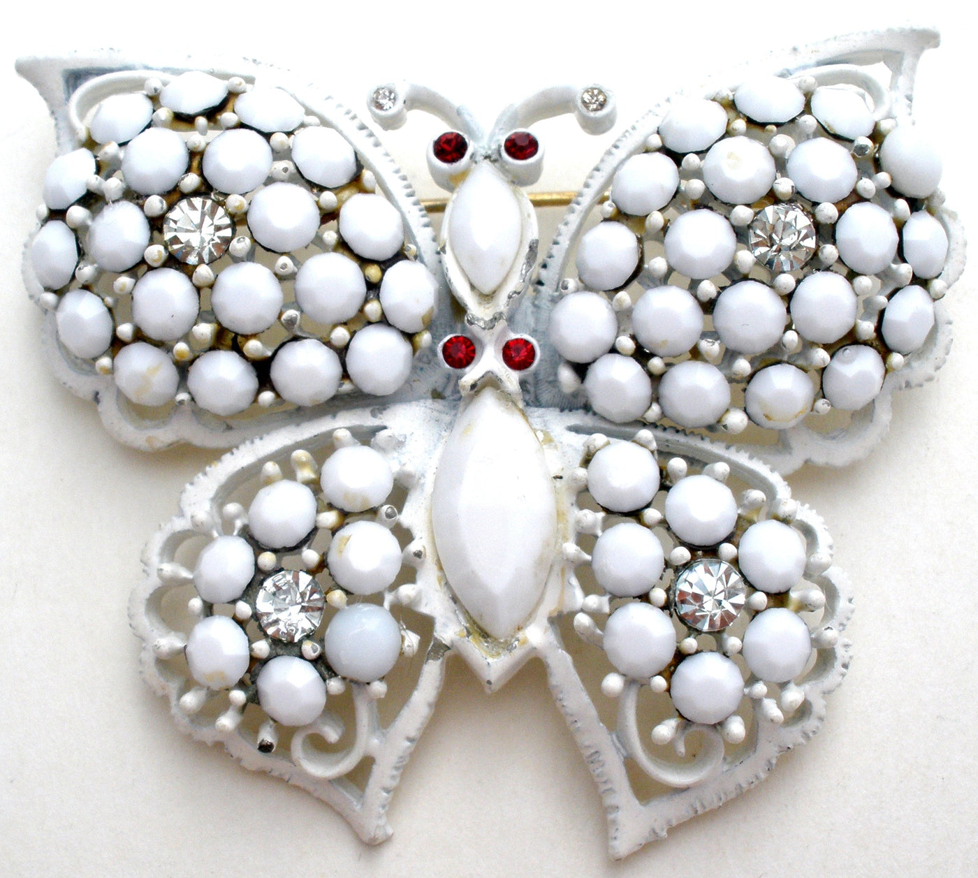 Καρφίτσα Weiss Milk Glass με στρας και πεταλούδα Vintage